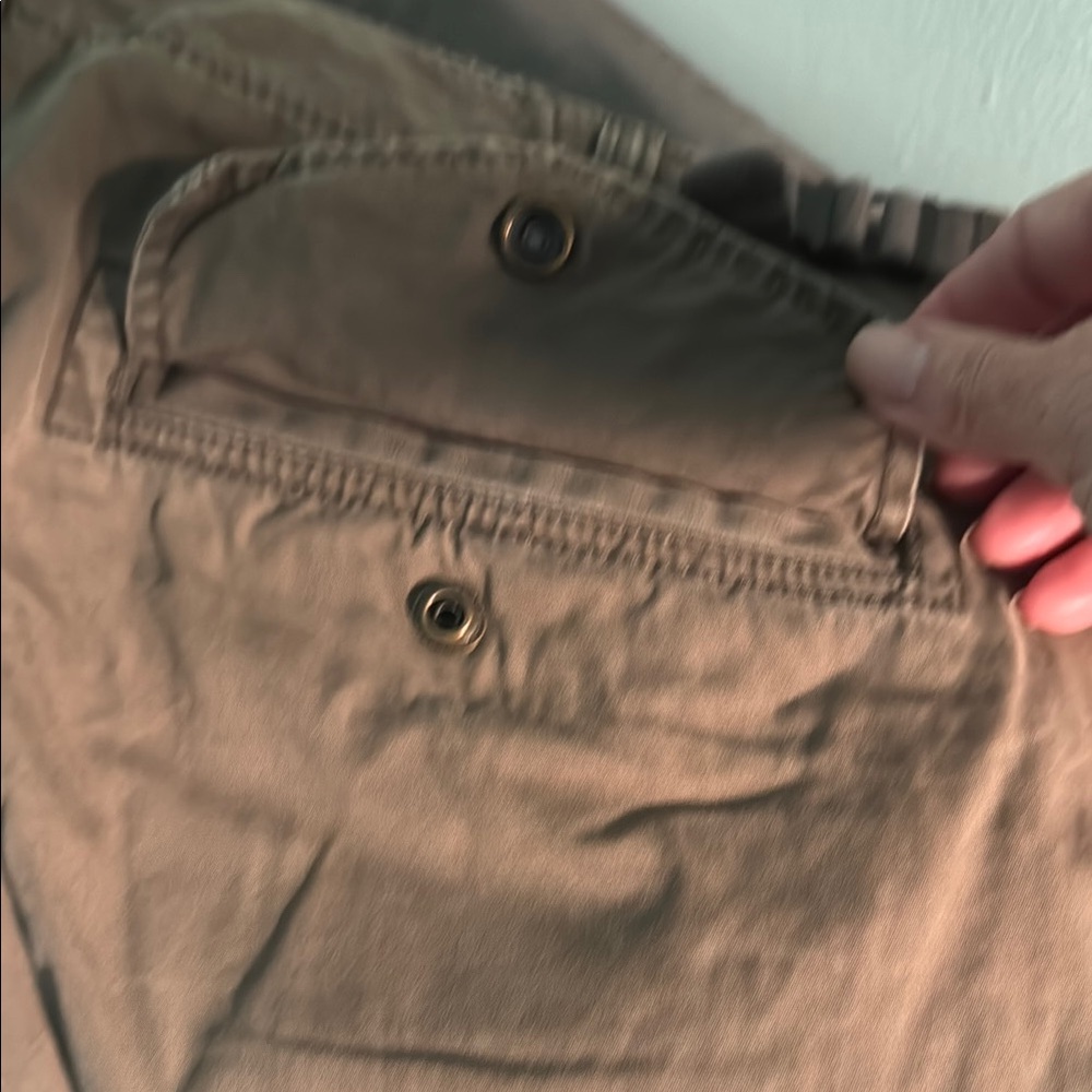 Gap Men's Tan Cargo Shorts - Picture 4 of 4